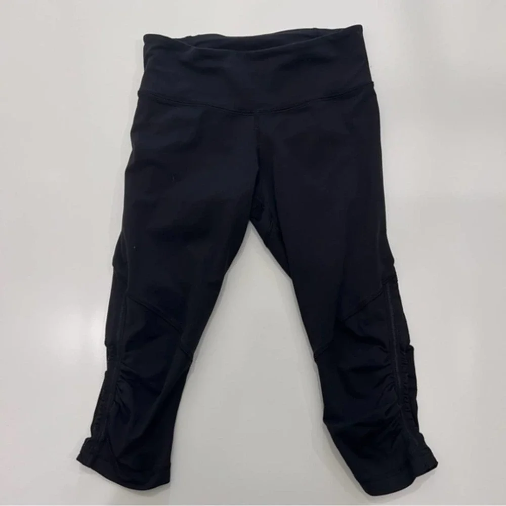 LuluLemon Black Crop Leggings Size 4